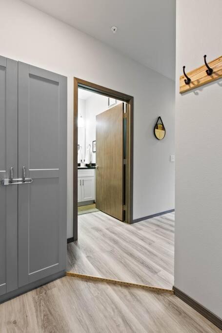 Full Ada Unit - 2 Bed 2 Bath Unit Near Downtown Διαμέρισμα Σποκάν Εξωτερικό φωτογραφία